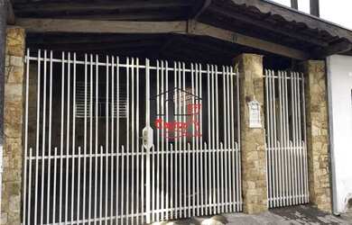 Imagem: A casa possui 1 Dormitório, 1 Banheiro, 1 Vaga na garagem