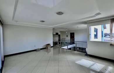 Imagem 4: Casa de Alto Padrão no Condomínio Gran Ville, Região dos Lagos(Grande Colorado