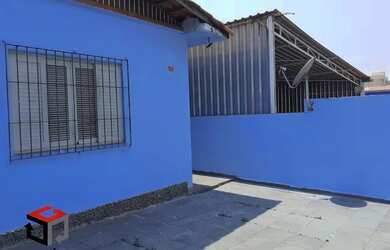 Imagem: A casa possui 2 Dormitórios, 2 Banheiros, 2 Vagas na garagem