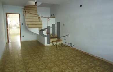 Imagem: A casa possui 3 Dormitórios, 1 Banheiro, 1 Vaga na garagem