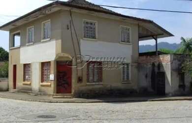 Imagem: A casa possui 5 Dormitórios, 5 Banheiros e está localizado