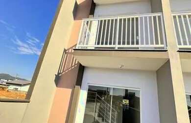 Imagem: A casa possui 2 Dormitórios, 1 Banheiro, 1 Vaga na garagem