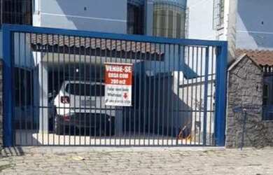 Imagem: O apartamento possui 5 Dormitórios, 3 Banheiros, 3 Vagas na