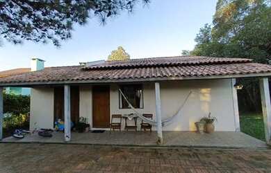 Imagem: A casa em condomínio possui 3 Dormitórios, 2 Banheiros, 2