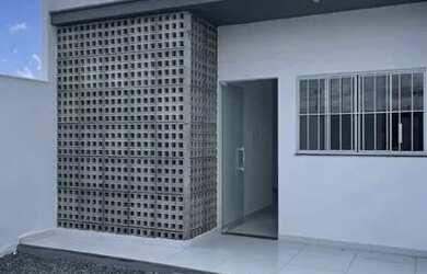 Imagem: A casa possui 2 Dormitórios, 2 Banheiros e 1 Vaga na garagem