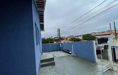 Imagem: A casa possui 2 Dormitórios, 1 Banheiro, 3 Vagas na garagem