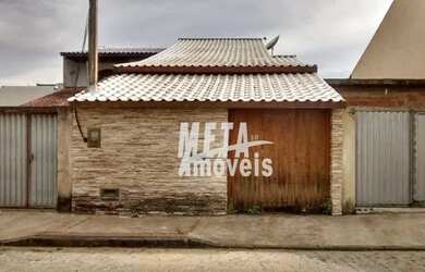 Imagem: A casa possui 3 Dormitórios, 1 Banheiro, 1 Vaga na garagem