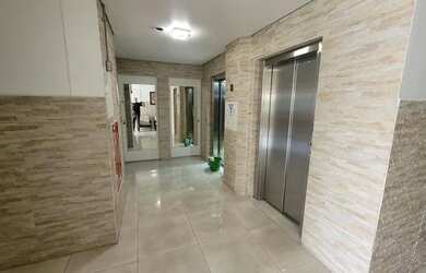 Imagem: O apartamento possui 3 Dormitórios, 1 Banheiro, 1 Vaga na garagem