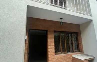 Imagem: A casa em condomínio possui 2 Dormitórios, 1 Banheiro, 2 Vagas