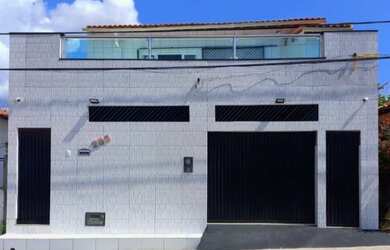 Imagem: A casa possui 3 Dormitórios, 4 Banheiros, 2 Vagas na garagem