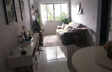 Imagem: O apartamento possui 1 Dormitório, 1 Banheiro, 1 Vaga na garagem