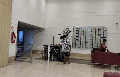 Imagem: O depósito possui 1 Vaga na garagem, 27m² de Área e está