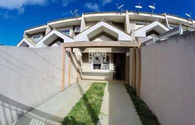 Imagem: A casa possui 2 Dormitórios, 3 Banheiros, 2 Vagas na garagem