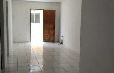 Imagem: A casa possui 2 Dormitórios, 1 Banheiro e está localizado