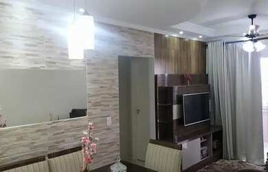 Imagem: O apartamento possui 2 Dormitórios, 1 Banheiro, 1 Vaga na garagem