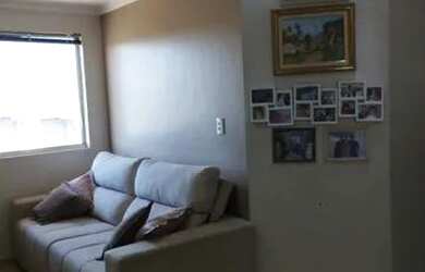 Imagem: A casa possui 4 Dormitórios, 2 Banheiros, 1 Vaga na garagem