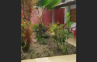 Imagem: A casa possui 3 Dormitórios, 2 Banheiros, 1 Vaga na garagem