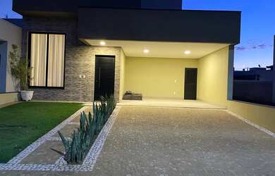 Imagem: A casa em condomínio possui 3 Dormitórios, 5 Banheiros, 2