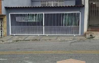 Imagem: A casa possui 2 Dormitórios, 1 Banheiro, 2 Vagas na garagem