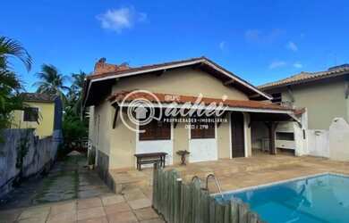 Imagem: A casa possui 3 Dormitórios, 3 Banheiros, 440m² de Área