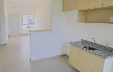 Imagem: A casa em condomínio possui 3 Dormitórios, 1 Banheiro, 2 Vagas