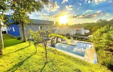 Imagem: A casa em condomínio possui 4 Dormitórios, 4 Banheiros, 5