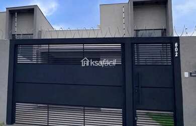 Imagem: A casa possui 3 Dormitórios, 1 Banheiro, 3 Vagas na garagem