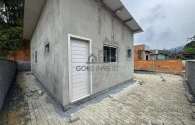 Imagem: A casa possui 1 Dormitório, 1 Banheiro, 1 Vaga na garagem