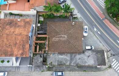 Imagem 4: Imóvel comercial disponível para venda, com 296 m² de área construída...