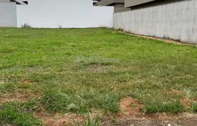 Imagem: O terreno possui 377m² de Área e está localizado em Terra