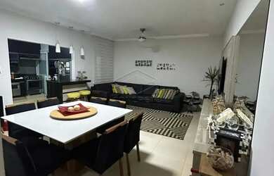 Imagem 5: Casa Padrão em Jaú. Piscina, 12m² de Área, 2 Vagas na garageme3 Dormitórios