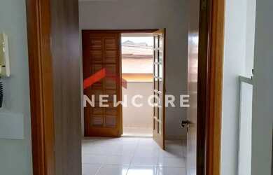 Imagem: A casa possui 3 Dormitórios, 4 Banheiros, 2 Vagas na garagem