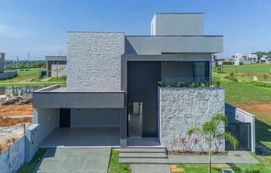 Imagem: A casa em condomínio possui 5 Dormitórios, 5 Banheiros, 4