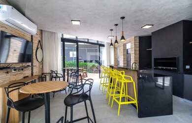 Imagem: A casa possui 3 Dormitórios, 3 Banheiros, 2 Vagas na garagem