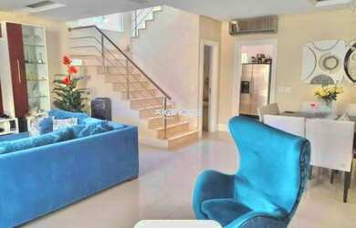 Imagem: A casa em condomínio possui 5 Dormitórios, 5 Banheiros, 2