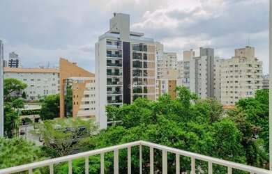 Imagem: O apartamento possui 3 Dormitórios, 2 Banheiros, 1 Vaga na