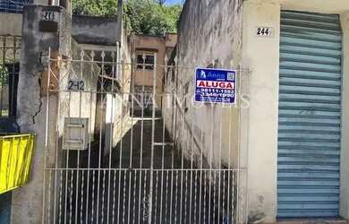 Imagem: A casa possui 3 Dormitórios, 1 Banheiro e 80m² de Área e