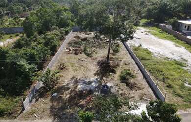 Imagem: O terreno possui 1000m² de Área e está localizado em Lírio