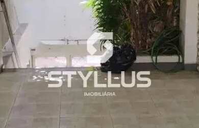 Imagem: A casa possui 5 Dormitórios, 3 Banheiros, 2 Vagas na garagem