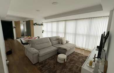 Imagem: O apartamento possui 3 Dormitórios, 2 Banheiros, 2 Vagas na