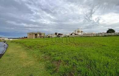 Imagem: O terreno possui 1.679m² de Área e está localizado em Parque