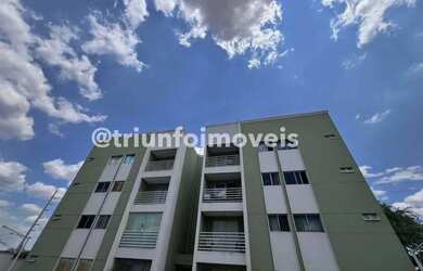 Imagem: O apartamento possui 3 Dormitórios, 1 Banheiro, 1 Vaga na garagem