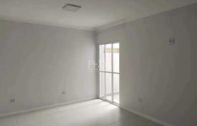 Imagem: A casa possui 2 Dormitórios, 1 Banheiro, 1 Vaga na garagem