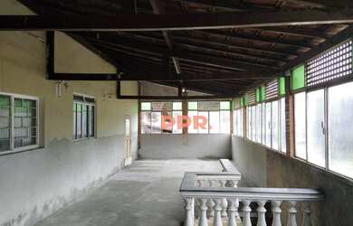 Imagem: A casa possui 3 Dormitórios, 2 Banheiros, 1 Vaga na garagem