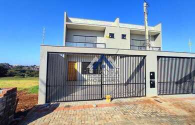 Imagem: A casa possui 3 Dormitórios, 1 Banheiro, 2 Vagas na garagem