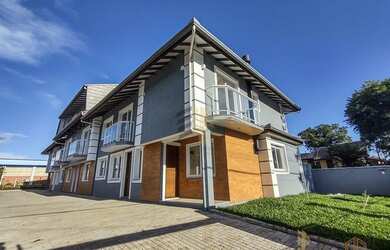 Imagem: A casa possui 3 Dormitórios, 3 Banheiros e 136m² de Área