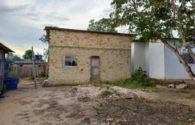 Imagem: A casa possui 4 Dormitórios, 1 Banheiro e está localizado