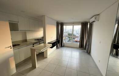 Imagem: O studio possui 1 Dormitório, 1 Banheiro, 1 Vaga na garagem