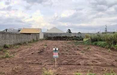 Imagem: O terreno possui 400m² de Área e está localizado em Zona