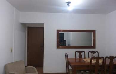 Imagem: O apartamento possui 3 Dormitórios, 1 Banheiro, 1 Vaga na garagem